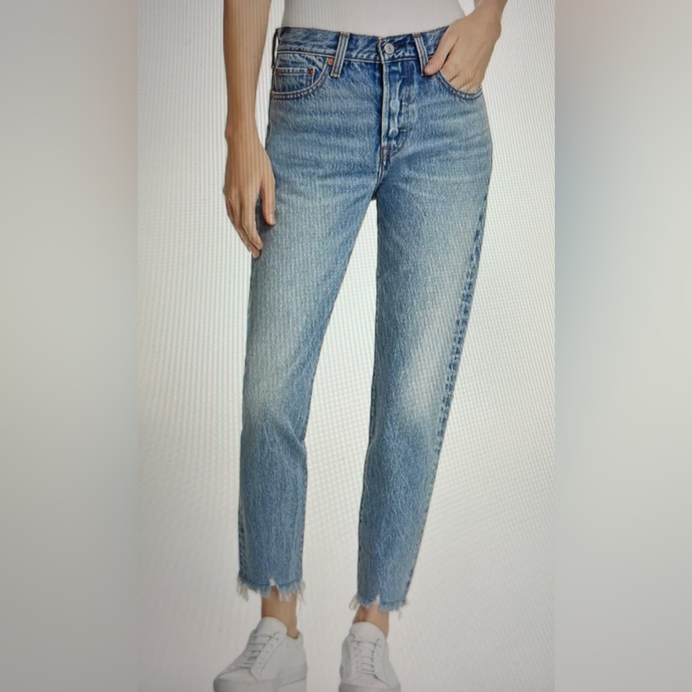 Levi’s Wedgie Fit Straight Leg Jeans with Raw Hem - Size 27